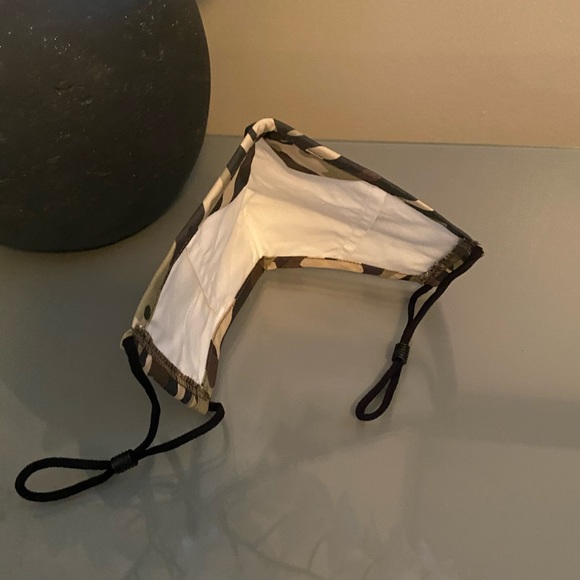 Camo Face Mask with Built In Filter and Nose Bar - Picture 6 of 16